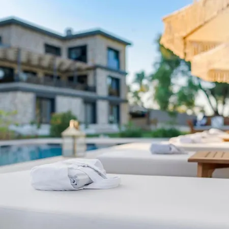 Вилла Isolated, Luxurious Stay, Olivinn Yali Mansion Бодрум