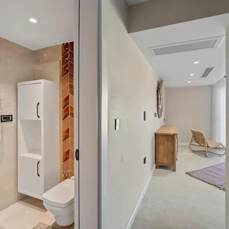 Isolated, Luxurious Stay, Olivinn Yali Mansion *