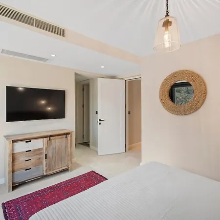 Вилла Isolated, Luxurious Stay, Olivinn Yali Mansion Бодрум