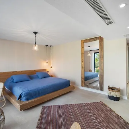 Вилла Isolated, Luxurious Stay, Olivinn Yali Mansion Бодрум