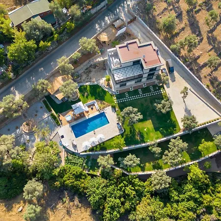 Isolated, Luxurious Stay, Olivinn Yali Mansion