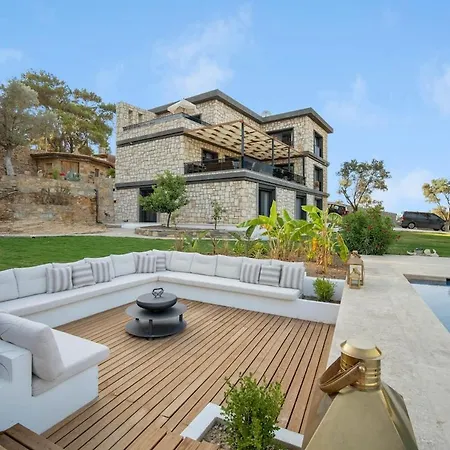 Isolated, Luxurious Stay, Olivinn Yali Mansion